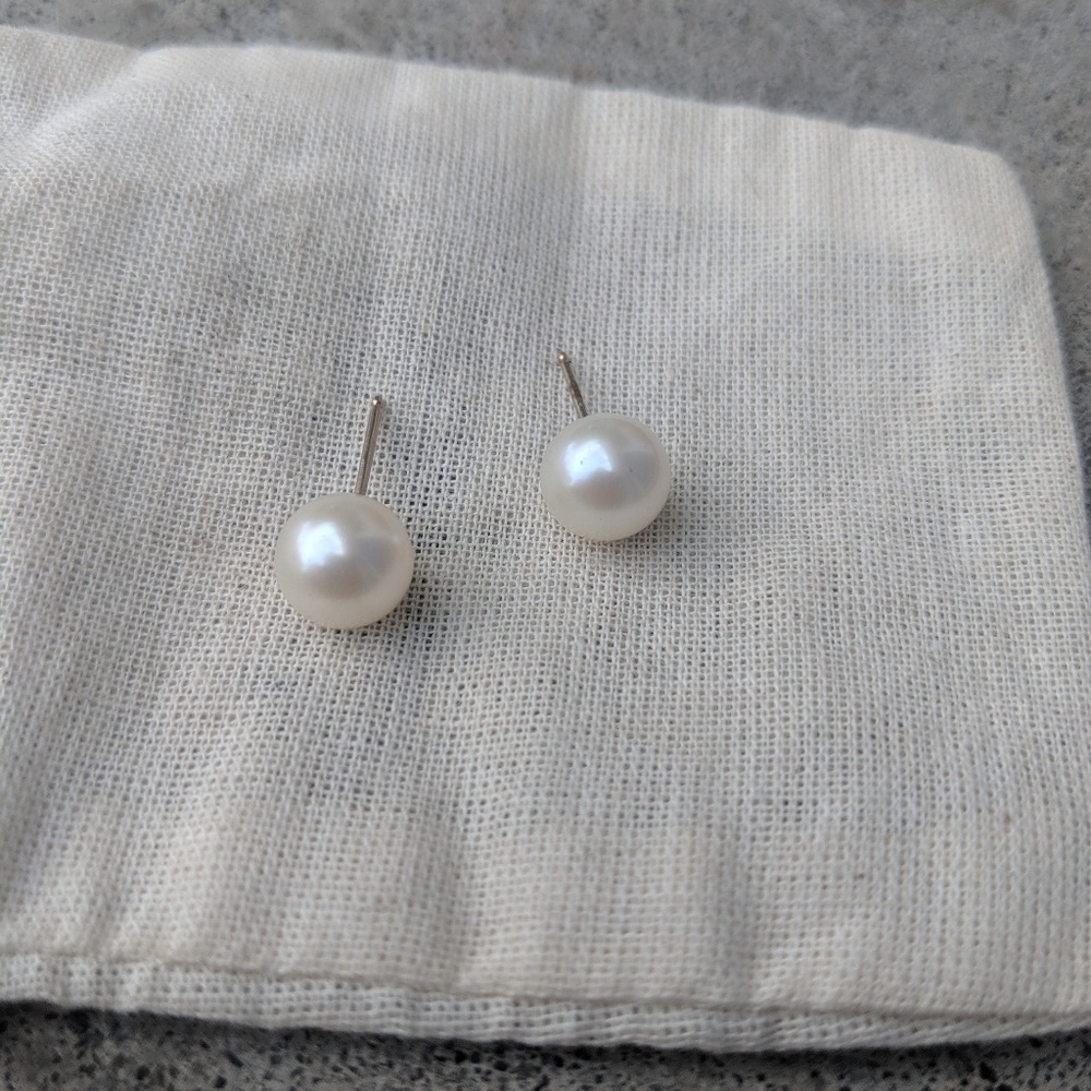 Tiffany and co pearl earrings